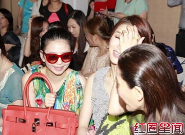 邱淑贞女儿沈月照片个人资料 和富商沈嘉伟的大女儿