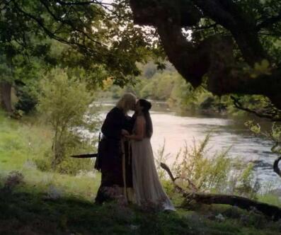 �������׼ӵĹ�ϵ