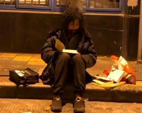 ��κ���˴�ʦ��ʵ����