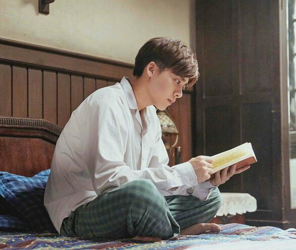 ���ض�ΰ��С˵���