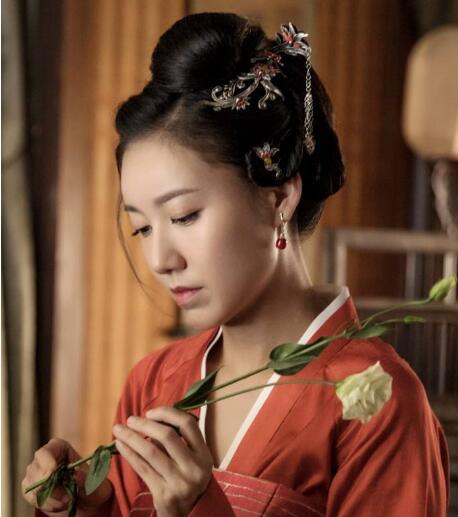 ��Ա��¶���Ϲ�����λ