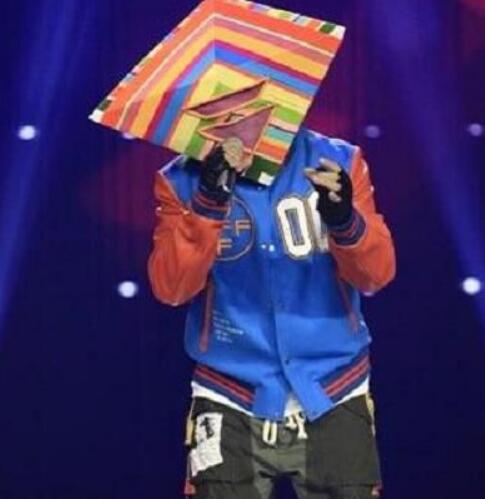 ���泪��4�ȴ�ǰ������˭