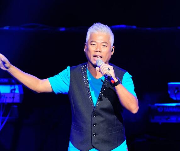 ���泪��4�ȴ�ǰ������˭