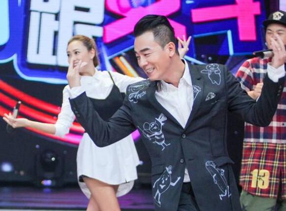 ��С��Ӧ�ɶ��μ���һ�ڿ��ִ�Ӫ