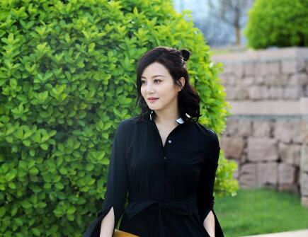 ���պ���˭