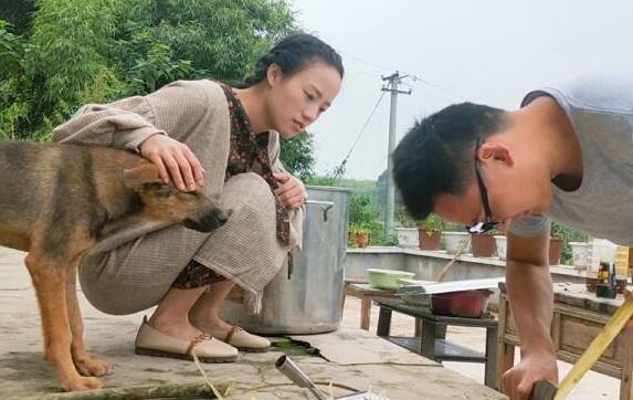 川乡小妹儿的父母去哪了