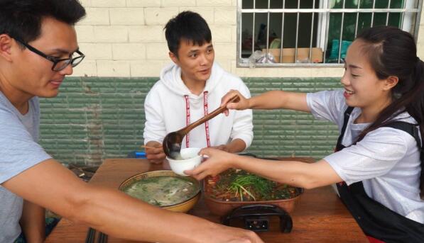 川乡小妹儿的父母去哪了