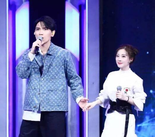 ���ͬ��ģ����������һ��