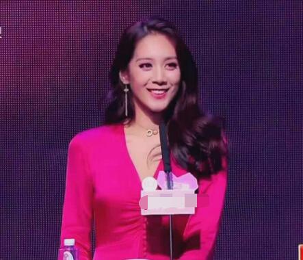 杨若男被谁牵走了