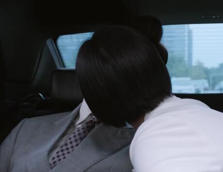 精英律师蒋欣亲靳东是哪一集