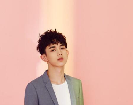 ������ӦԮɫ��ʲôɫ