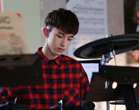 ������ӦԮɫ��ʲôɫ