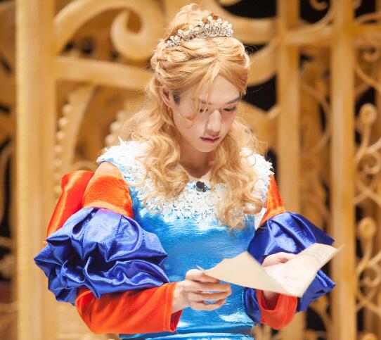 ���Ǵ���̽κ��ѫ���ݹ�������һ��