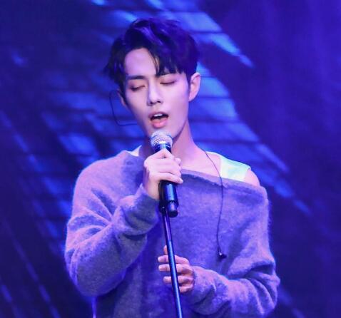 daytoy��ФսӢ������