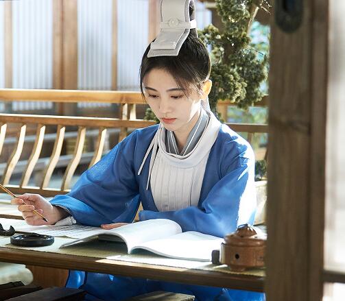 Ư��������һ����Ůװ