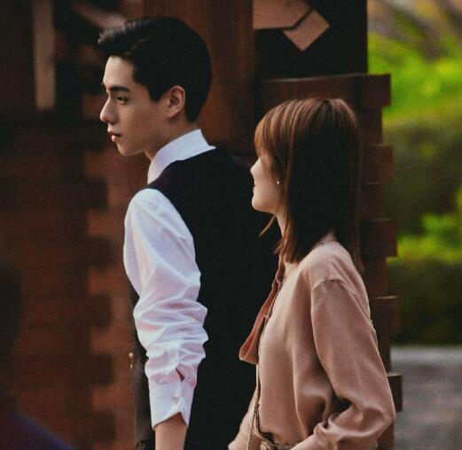 小风暴之时间的玫瑰小说叫什么