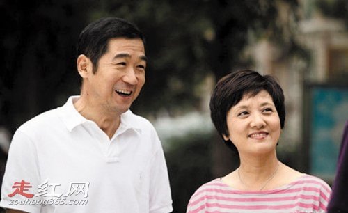 邓婕的第一任丈夫的照片是谁 前任老公是张先生