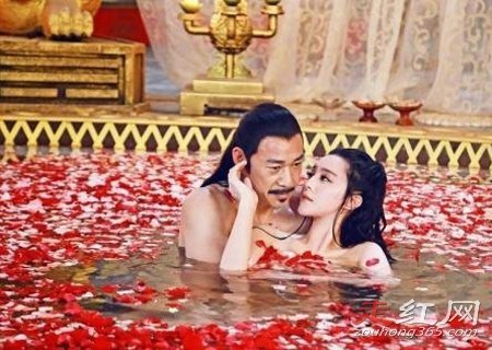 范冰冰和不同男演员的激情戏 和张丰毅花瓣共浴