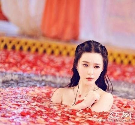 范冰冰和不同男演员的激情戏 和张丰毅花瓣共浴