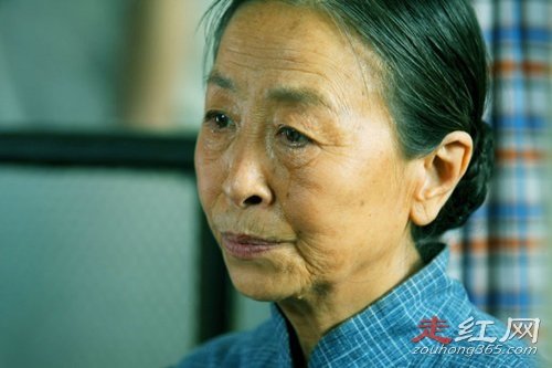 1936年出生的张少华是地道的北京人,今年已经79岁的她可谓是活到老演