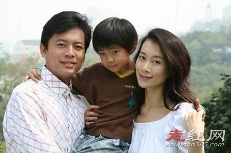 演员何政军的老婆是温峥嵘吗妻子是谁叫什么名字