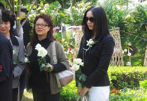 �������Ĺ������ �Ա߻�����һ�����������