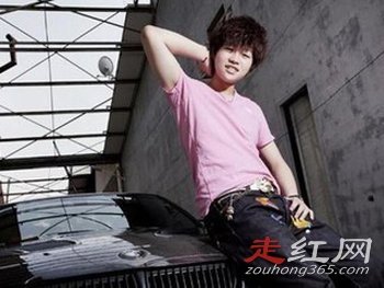 ����һ������4�˶����ҹ����� �ֱ����˶�����