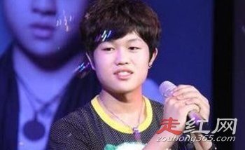 ����һ������4�˶����ҹ����� �ֱ����˶�����