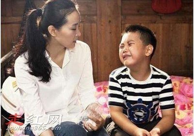 王艳嫁入豪门的心酸 在家没地位跪着怎么回事