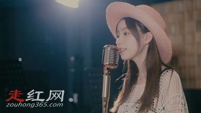 周二珂728弯腰走光事件 露小馒视频是真的吗