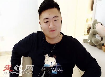 神豪快乐哥现实身份是谁 是怎样的红火起来的