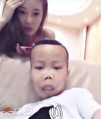 陈山女朋友陈诗曼的照片资料 接受陈山高调的求爱遭人诟病