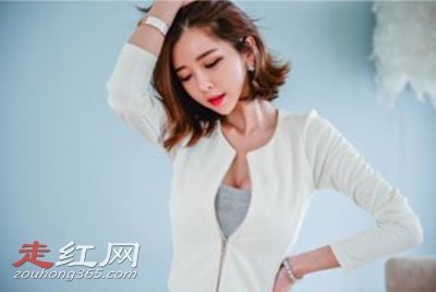 伊素婉早期跳舞黑历史 她跳一只舞就可以收入过万