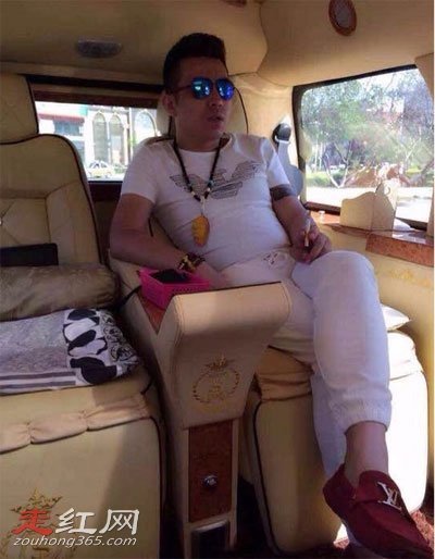 �������������ϼ�� �����۵��׶���Ǯ