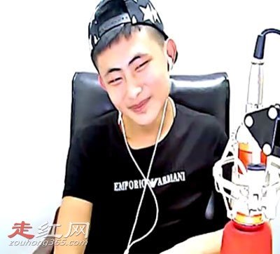 ����kk��������ϸ�ʲô�� ��ߵ���Ƶ�¼���ô����