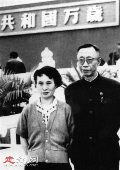 ĩ���ʵ۸����޷������� ��С�ͱ���Ů��ô��