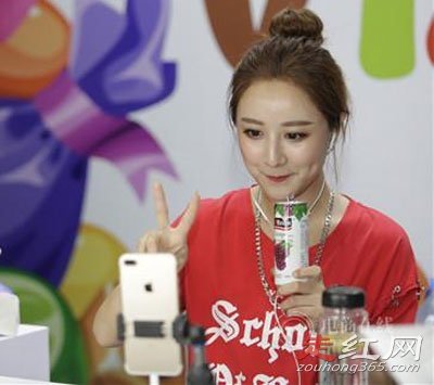 主播薇娅身价多少个亿 她整容过吗