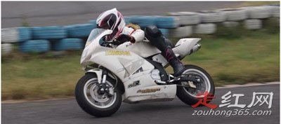 林弯弯和痞幼什么关系分手原因 林弯弯是男的还是女的