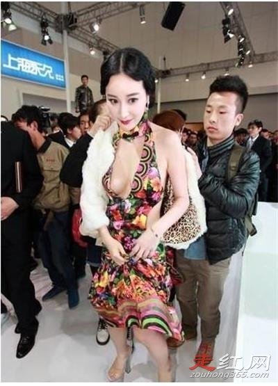 ��ϡ����չ������� �󵨴����Ǹ�¶¶2�ŽӰ���