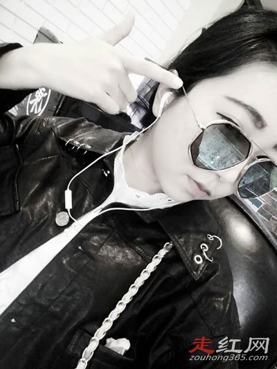 ��������Ů���������а� С���������ǵ�һ��