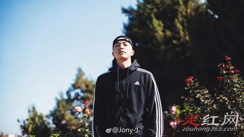 jony j�������ϼ�� �ͺ컨��ʲô��ϵ
