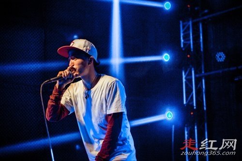 jony j�������ϼ�� �ͺ컨��ʲô��ϵ