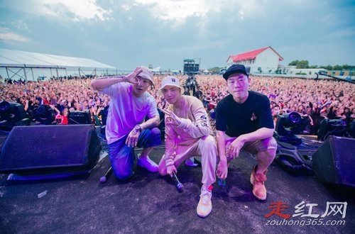 jony j�������ϼ�� �ͺ컨��ʲô��ϵ