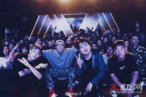 jony j�������ϼ�� �ͺ컨��ʲô��ϵ