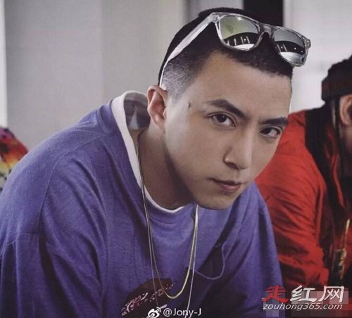 jony j�������ϼ�� �ͺ컨��ʲô��ϵ
