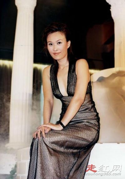 ��Ӣ�ڳ���������Ь���� �͵��ص�һλ�и�������