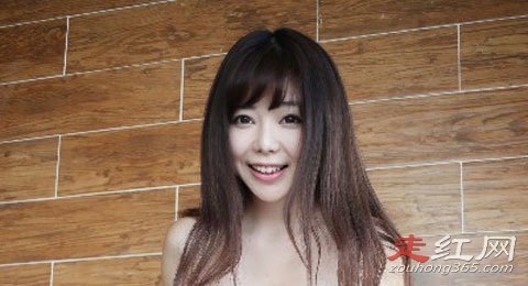 刘飞儿大理福利照怎么回事 胸器绝对是她骄傲的资本