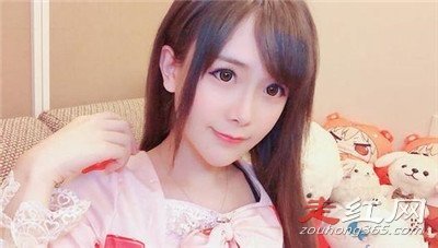 ��ī�����е�Ů�� ����һ���Ӿ��ܹ�����¶��