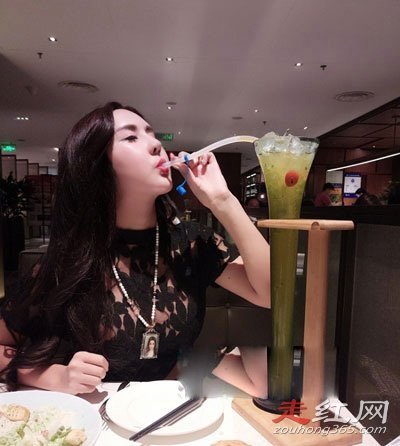 娜依灵儿为何堕落 大尺度的视频令人想不通