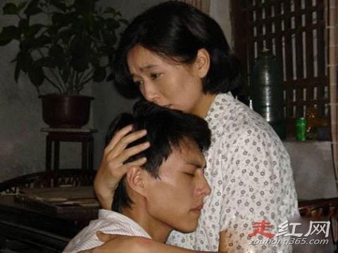 �������������ӽ������ �ͽ�ɺ˽���µĹ�ϵ